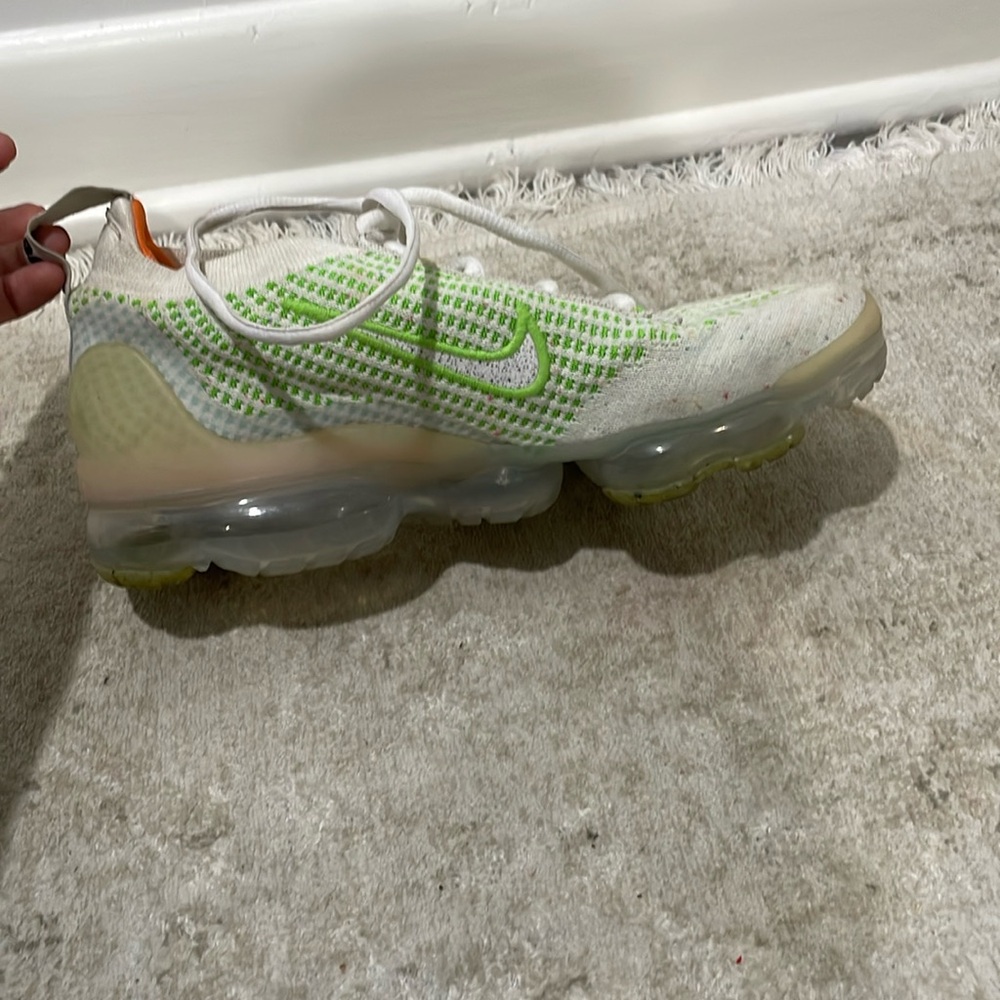 Women Nike Air Vapormax 2021 Flyknit Shoes White Green FD0871 100 size 8.5